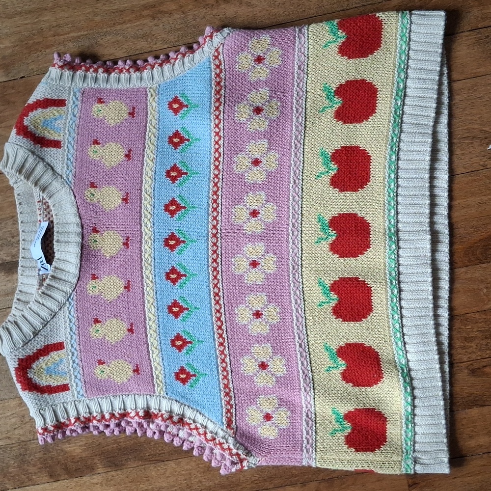 Zara Jacquard  floral knit sweater vest size medium